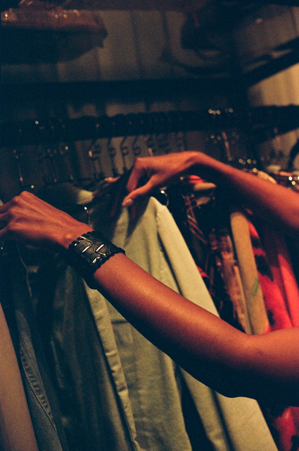 ONYX WHIPSTITCH CROC CUFF