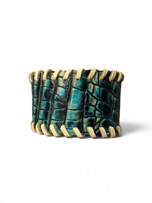 SABERTOOTH WHIPSTITCH CROC CUFF